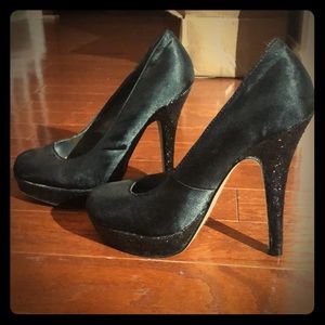 Black heels w/ glitter detailing by Madden Girl